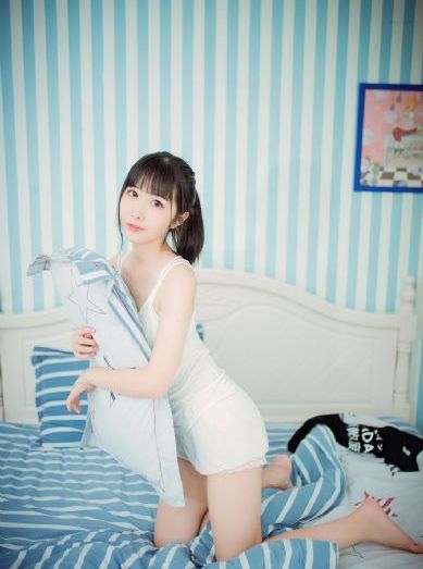 正在播放白嫩露脸极品女友_1080神马影院在线