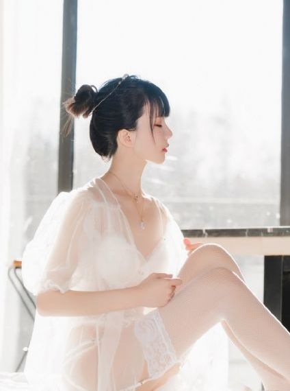 中文字幕av久久人妻蜜桃臀_BD英语高清完整版播放