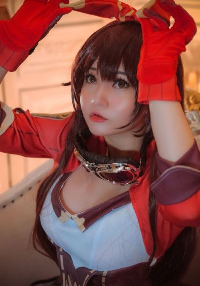 尤物人妻长腿短裙丝袜办公_1080P免费播放