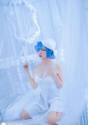 和美女直播打扑克_高清国产国语三级