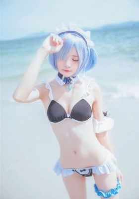 国产精品白丝美女被cc_BD国语电影在线观看