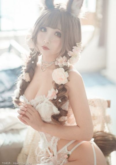 玩csgo的妹子_BD视频大全